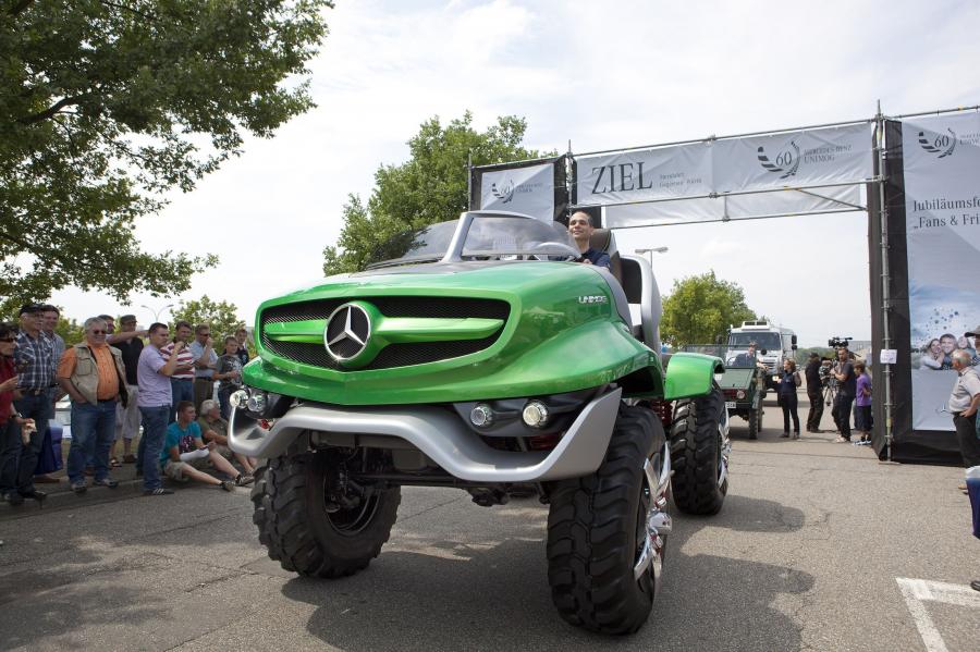  Mercedes-Benz Unimog Concept 2011 года  (фото 9 из 22)